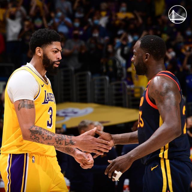 爱游戏-上下半场判若两人 浓眉及时苏醒拯救自己和湖人！