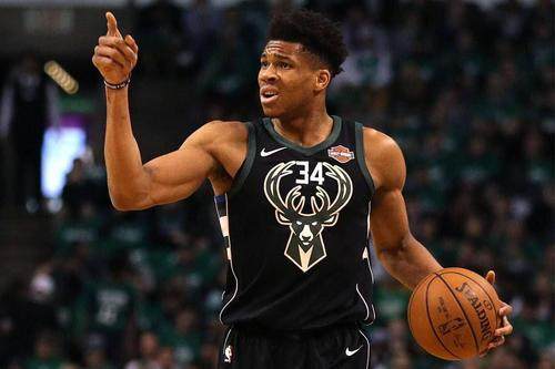 电竞-关键时刻再成球队蓝领 两年了，MVP字母哥毫无进步