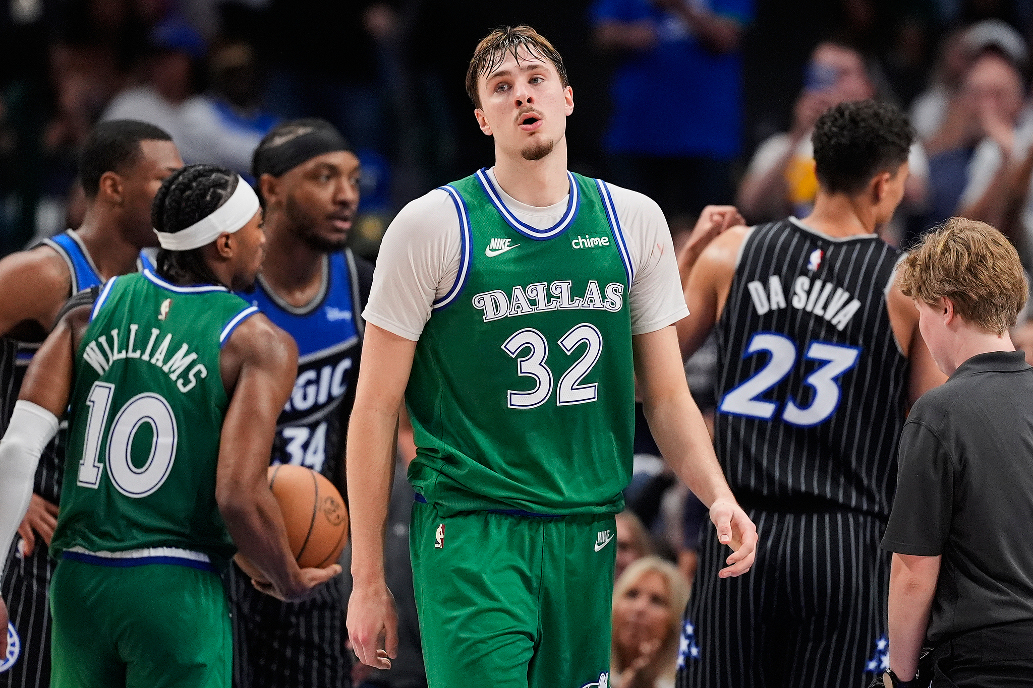 九游-弗拉格51分成NBA历史最年轻50分先生 魔术客胜独行侠